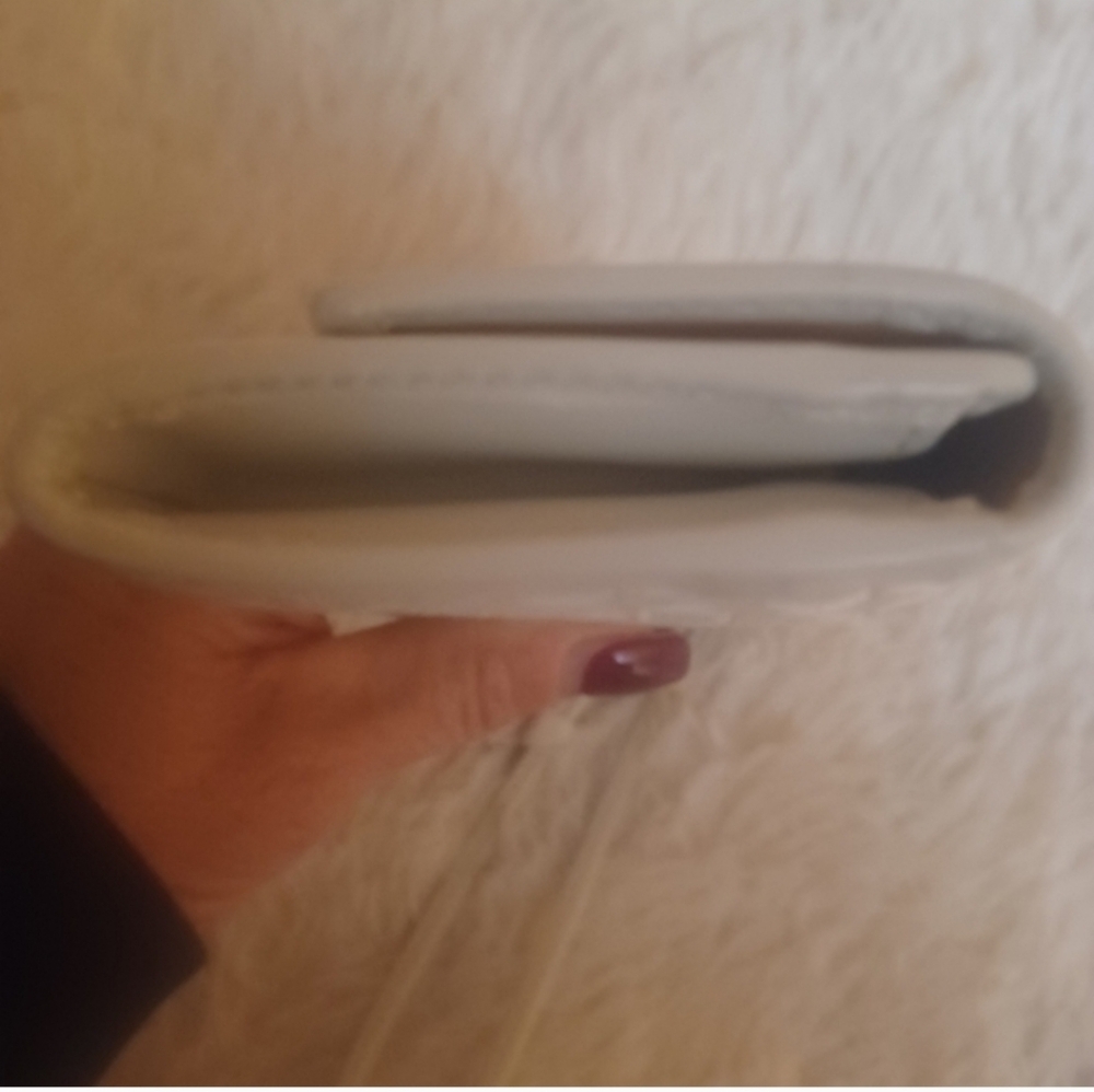 COACH WRISTLET NWOT. 8X3 BEAUTIFUL CREAM ON CREAM W/ SILVER BUCKLE . - Picture 7 of 7